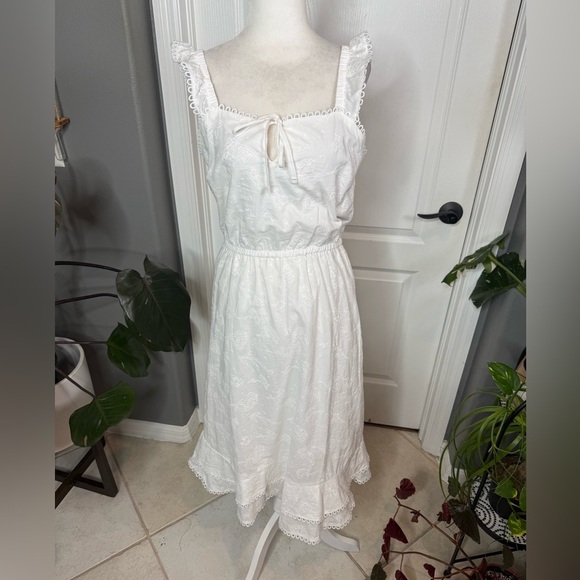 Tart Dresses & Skirts - White Cotton Embroidered Eyelet Sundress | Knee Length | Like New small